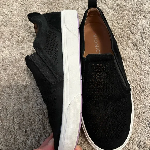 Vionic Black Slip-On Sneakers Kimmie Perf - women’s ladies wide 8.5 - Picture 7 of 12